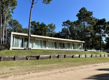 Casa · 410m² · 5 Ambientes · 2 Cocheras · Casa en Pinamar