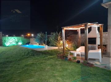 Casa · 110m² · 3 Ambientes · Casa en Barrio Felix Camet