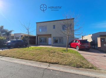 Casa de 5 ambientes, Pilar · Muy Linda Casa en Venta en Pilar del Este 4 Dorm. + Lavadero + Playroom