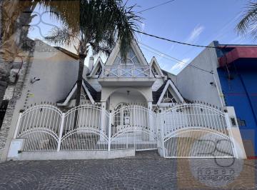 Casa · 400m² · 6 Ambientes · 3 Cocheras · Casa en Venta en Ramos Mejia Sur