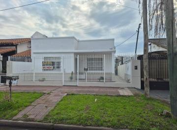 Casa de 3 ambientes, Lomas de Zamora · Casa en Lomas Oeste Apta Credito