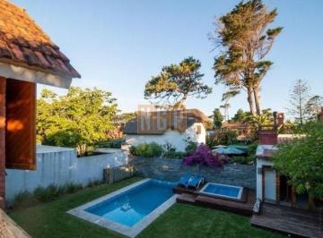 Foto1 · Alquiler Temporario de Casa 3 Dorm. y Dependencia en Playa Mansa, Punta del Este