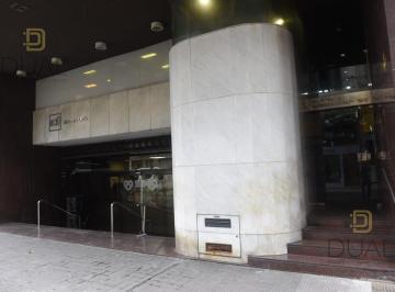 Oficina comercial · 463m² · 18 Ambientes · Alquiler Gran Local Comercial en Zona Centro