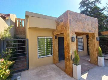 Casa · 175m² · 5 Ambientes · 2 Cocheras · 3 PH en Venta en Bloque en Moreno