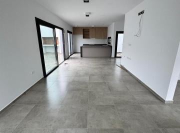 PH · 134m² · 4 Ambientes · 2 Cocheras · Duplex 3 Dor C/ Patio y Asador - Quebradas de Manantiales