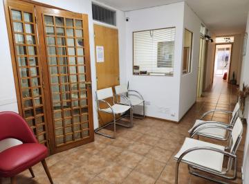 Oficina comercial · 90m² · 2 Ambientes · 1 Cochera · Oportunidad Oficina en Venta con Cochera, Patio y Renta, Bv. Illia 480 Nueva Córdoba, Córdoba