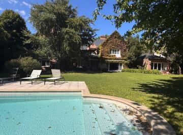 Casa · 568m² · 10 Ambientes · 3 Cocheras · Casa en Venta en Martinez