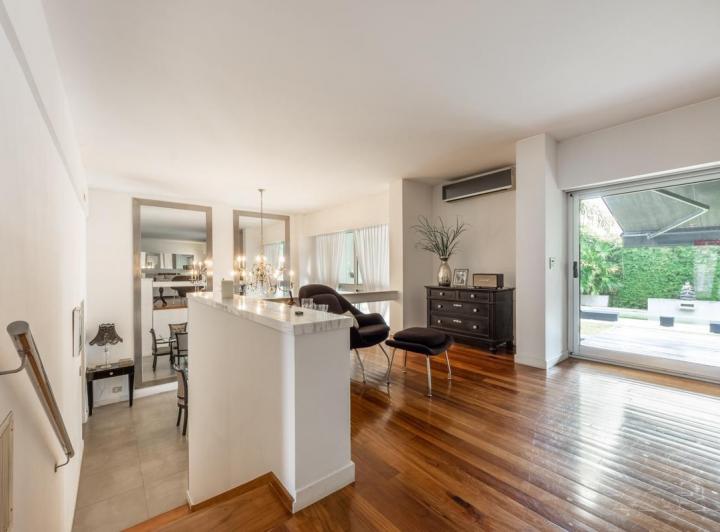 Casa · 404m² · 5 Ambientes · 2 Cocheras