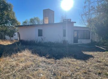 Casa · 80m² · 3 Ambientes · 1 Cochera · Oportunidad Casa en Tanti Nuevo 1.600 m² de Terreno