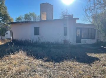 Casa · 80m² · 3 Ambientes · 1 Cochera · Oportunidad Casa en Tanti Nuevo 1.600 m² de Terreno