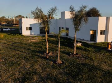 Casa de 5 ambientes, Colonia Benítez · Venta - Casa en Colonia Benítez