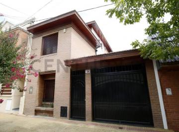 Casa · 295m² · 5 Ambientes · 1 Cochera · Casa en Venta en La Plata