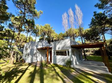 Casa · 95m² · 3 Ambientes · 1 Cochera · Casa de Los Titanes I Ideal Para Familias - Ayres del Bosque Alojamientos