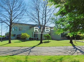 Casa de 6 ambientes Venta USD 650.000 · Excelente Propiedad Sobre 1750 m² - Acepta Financiación - Armenia Club de Campo