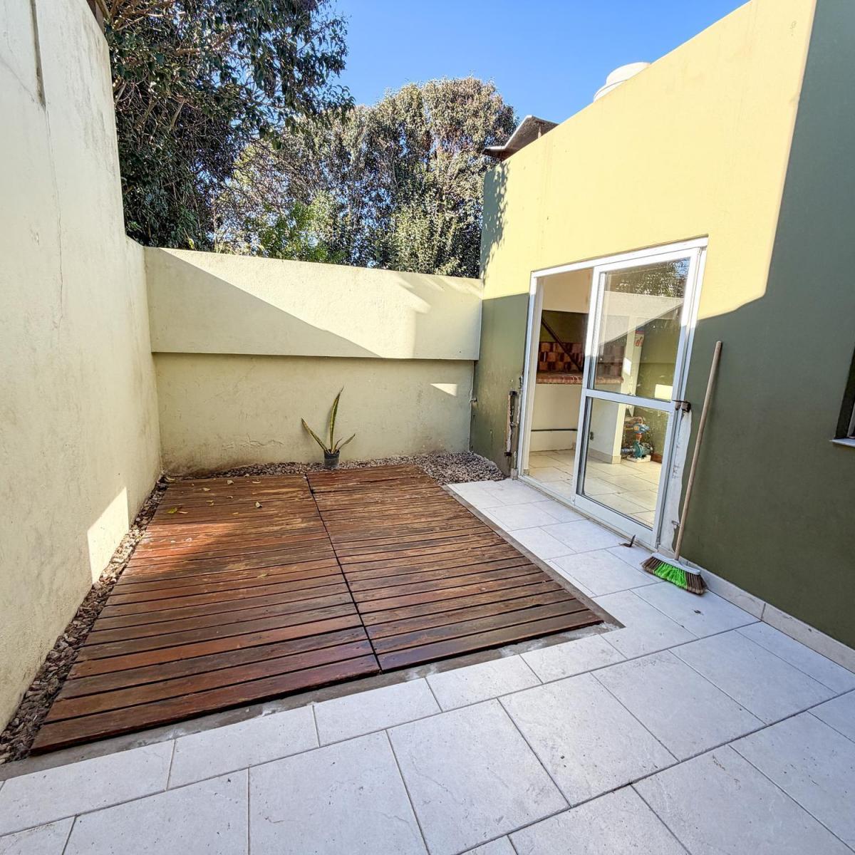 Dúplex 4 amb, 117m² en excelente estado — Barrio Zacagnini
