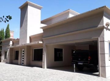 Casa · 290m² · 5 Ambientes · Hermosa Casa en Barrio Cerrado La Concepción