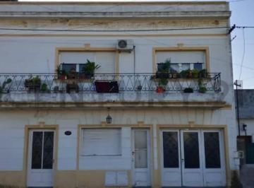 Casa · 220m² · 5 Ambientes · 1 Cochera · Casa en Venta en Berisso de 4 Dorm.