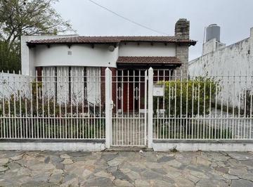 Casa · 127m² · 4 Ambientes · 1 Cochera · Casa en La Plata