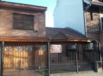 Casa · 100m² · 5 Ambientes · 1 Cochera · Chalet Excelente de 5 Ambientes a Sólo 200 m de Estación Longchamps, en Venta