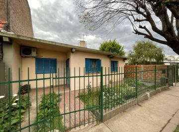 Casa · 104m² · 5 Ambientes · 1 Cochera · ¡Nuevo Precio! Casa 5 Ambientes, Amoblada a m de Yrigoyen, Longchamps, Venta