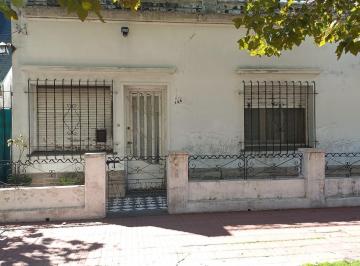 Casa · 109m² · 4 Ambientes · Casa Excelente Ubicación a 5 Cuadras de Av Almirante Brown, Temperley, Venta