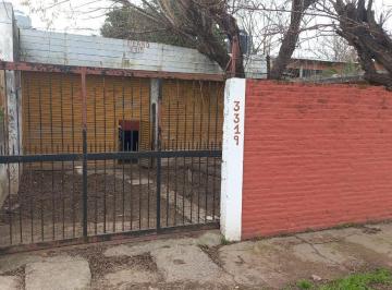Casa · 60m² · 3 Ambientes · 3 Cocheras · Casa con Frente Tipo Local, Ideal Taller, Escritura, Burzaco, Venta