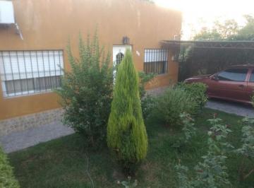 Casa · 111m² · 2 Dormitorios · 1 Cochera · Casa, 2 Habitaciones, Cerca Ruta 16, Longchamps, Venta