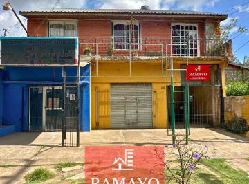 Casa · 95m² · 8 Ambientes · 1 Cochera · 2 Locales y Departamentos, Cerca Av Espora, Ministro Rivadavia, Venta