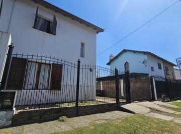 Casa · 111m² · 3 Ambientes · 2 Cocheras · Duplex 3 Ambientes, Barrio Policial, Longchamps, Venta