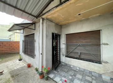 Casa · 55m² · 3 Ambientes · 2 Cocheras · Casa Excelente Ubicación, Accesos Sobre 2 Calles, Escritura, Longchamps, Venta