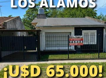 Casa · 60m² · 4 Ambientes · 1 Cochera · ¡Nuevo Precio! Casa 2 Habitaciones, Cochera, Amplio Jardín, Asfalto, Barrio Los Alamos, Venta Ramayo
