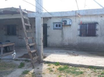 Casa · 68m² · 3 Ambientes · Casa 3 Ambientes con Bases de Local Al Frente, Ministro Rivadavia, Venta