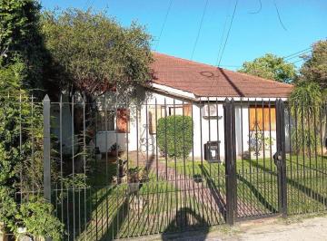 Casa de 4 ambientes, Almirante Brown · Chalet en PH en Excelente Zona