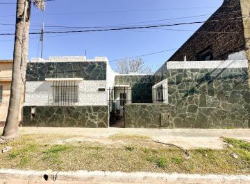 Casa · 125m² · 8 Ambientes · Venta Casa de Dos Dorm. - Av Uriburu y Paraguay