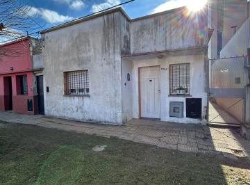Casa de 4 ambientes, La Plata · Casa en Venta 2 Dorm. Libre de Gastos
