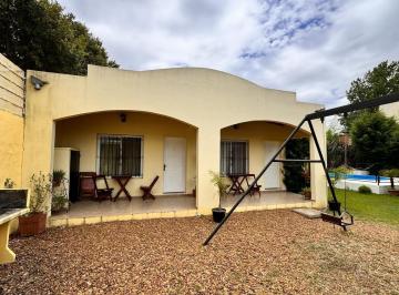 Casa · 68m² · 3 Ambientes · 1 Cochera · Casas en Venta en Colón Entre Ríos