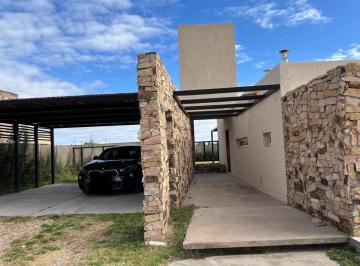 Casa de 4 ambientes, San Rafael · Casa Categoría Excelente Ubicación Barrio Premium