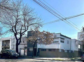 PH · 125m² · 4 Ambientes · 1 Cochera · Importante Casa en Plata Baja