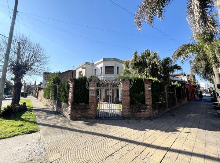 Casa en venta en Ramos Mejia · 6 ambientes