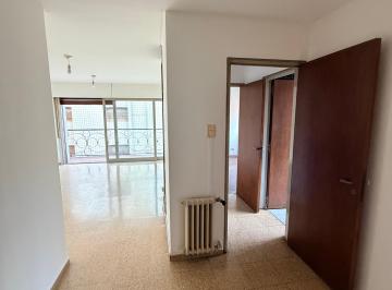 Departamento de 3 ambientes, Córdoba · Alquilo Depto Muy Amplio de 1 Dorm con Balcón en El Centro, Calefacción con Radiadores