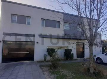 Casa · 200m² · 4 Ambientes · 4 Cocheras · Casa Altos de Hudson II