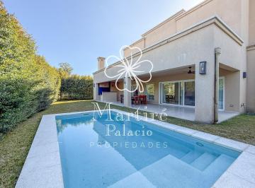Casa · 213m² · 5 Ambientes · 1 Cochera · Casa en Alvear de Benavidez