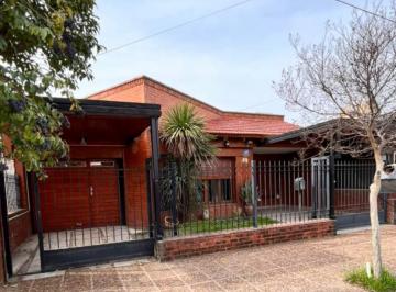 Foto · Venta Casa Ayacucho con Garage, Patio y Depto Incluido