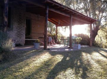 Campo · 169m² · 5 Ambientes · Chalet en Ranchos con Pileta y Gran Terreno – 3 Dorm. y Galería