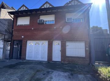 PH de 5 ambientes, Lomas de Zamora · PH con 4 Dorm. de 120 m² en Venta en Banfield
