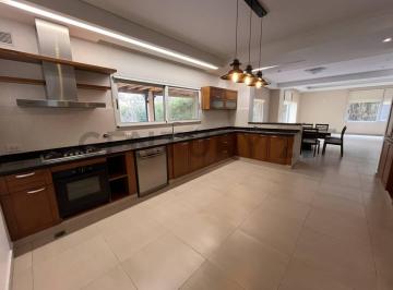 Casa · 500m² · 8 Ambientes · 3 Cocheras · Casa en Venta en Grand Bell I de 4 Dorm.