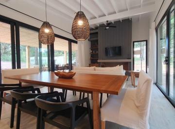 Casa · 200m² · 5 Ambientes · Casa en Alq. Temporario en Costa Esmeralda, Costa Atlántica, Buenos Aires