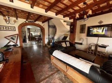 Casa · Casa Venta Gonnet 4 Dorm. y Pileta