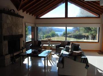 Casa · 273m² · 7 Ambientes · 1 Cochera · Excelente Propiedad con Vista Al Lago Correntoso. Completamente Equipada.