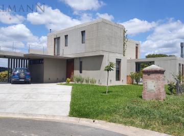 Fachada · Alquiler Temporal Casa 4 Dorm. en La Calesa, Pilará